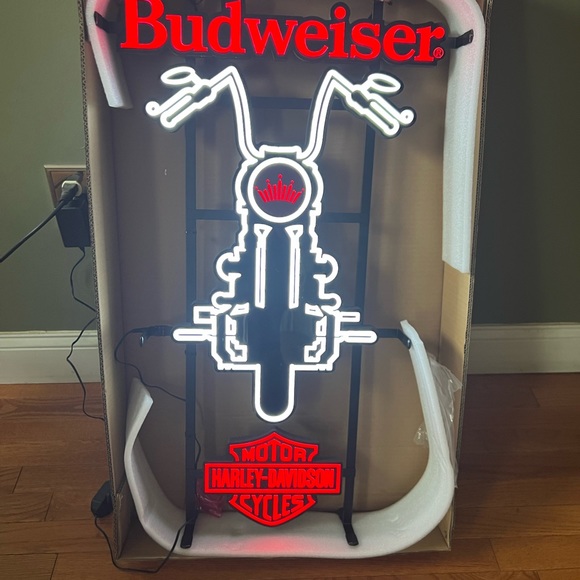 Budweiser Harley Led Illuminated Sign - Picture 3 of 5